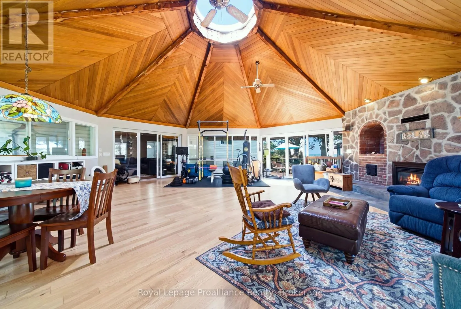 1698 FOXBORO-STIRLING ROAD