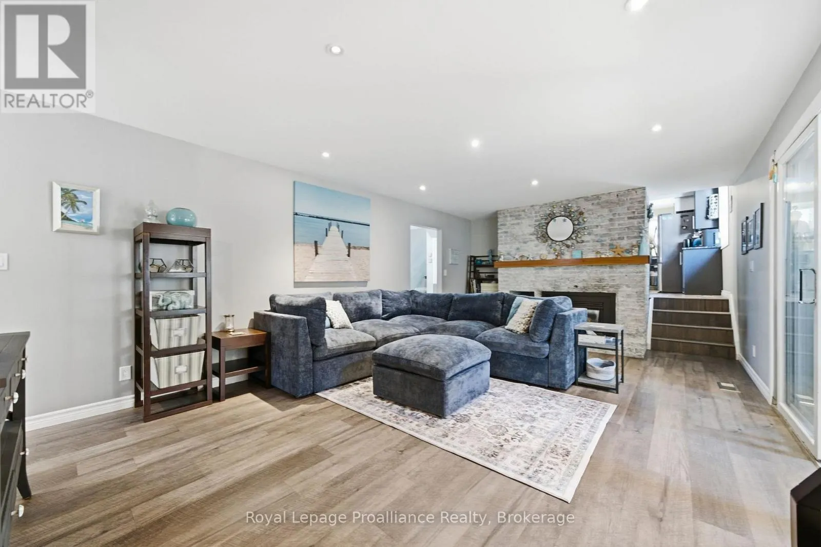 1698 FOXBORO-STIRLING ROAD