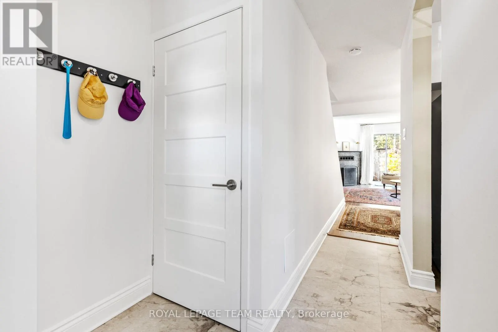 62 - 811 CONNAUGHT AVENUE