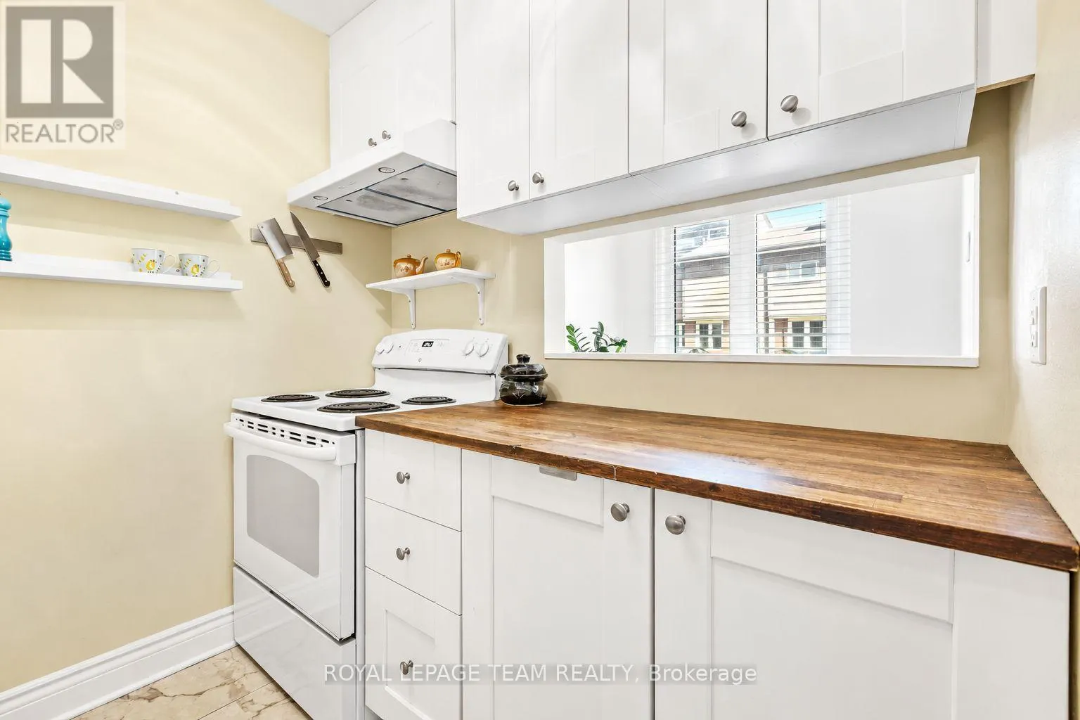 62 - 811 CONNAUGHT AVENUE
