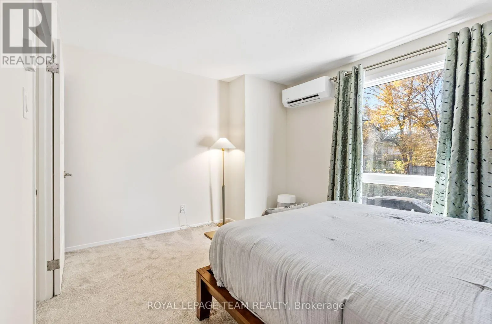 62 - 811 CONNAUGHT AVENUE