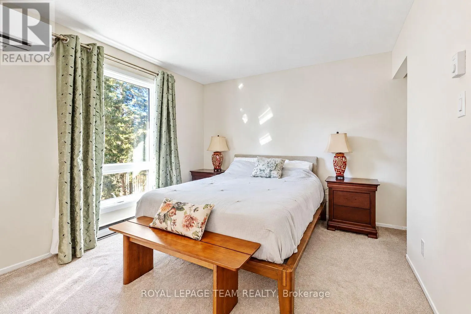 62 - 811 CONNAUGHT AVENUE
