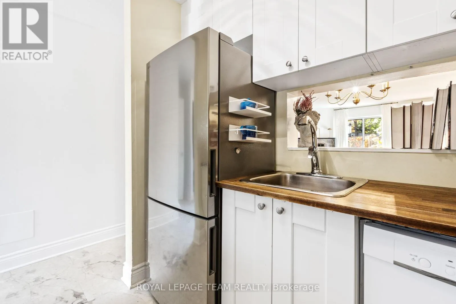 62 - 811 CONNAUGHT AVENUE