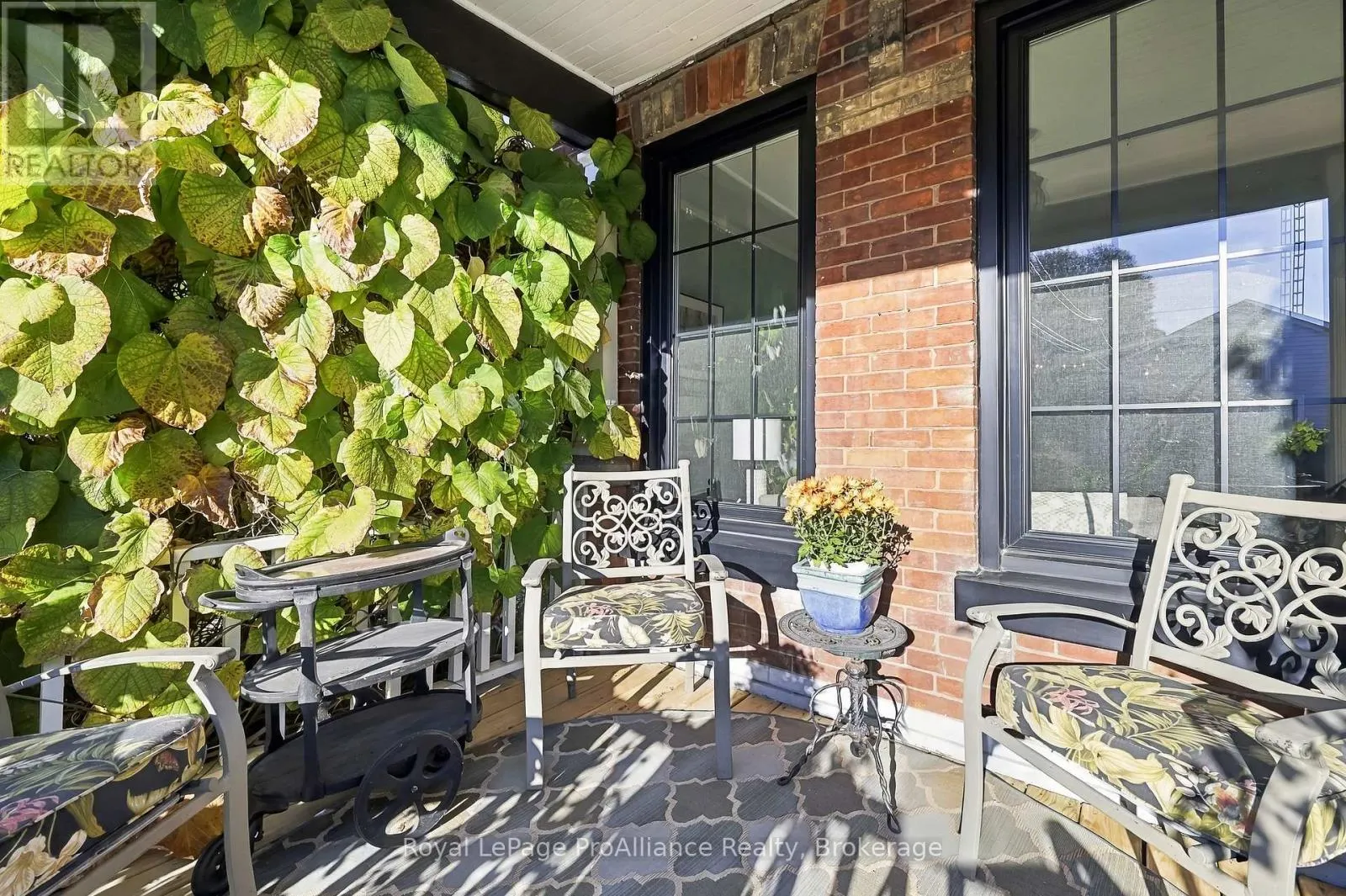 15 BRAMLEY STREET N