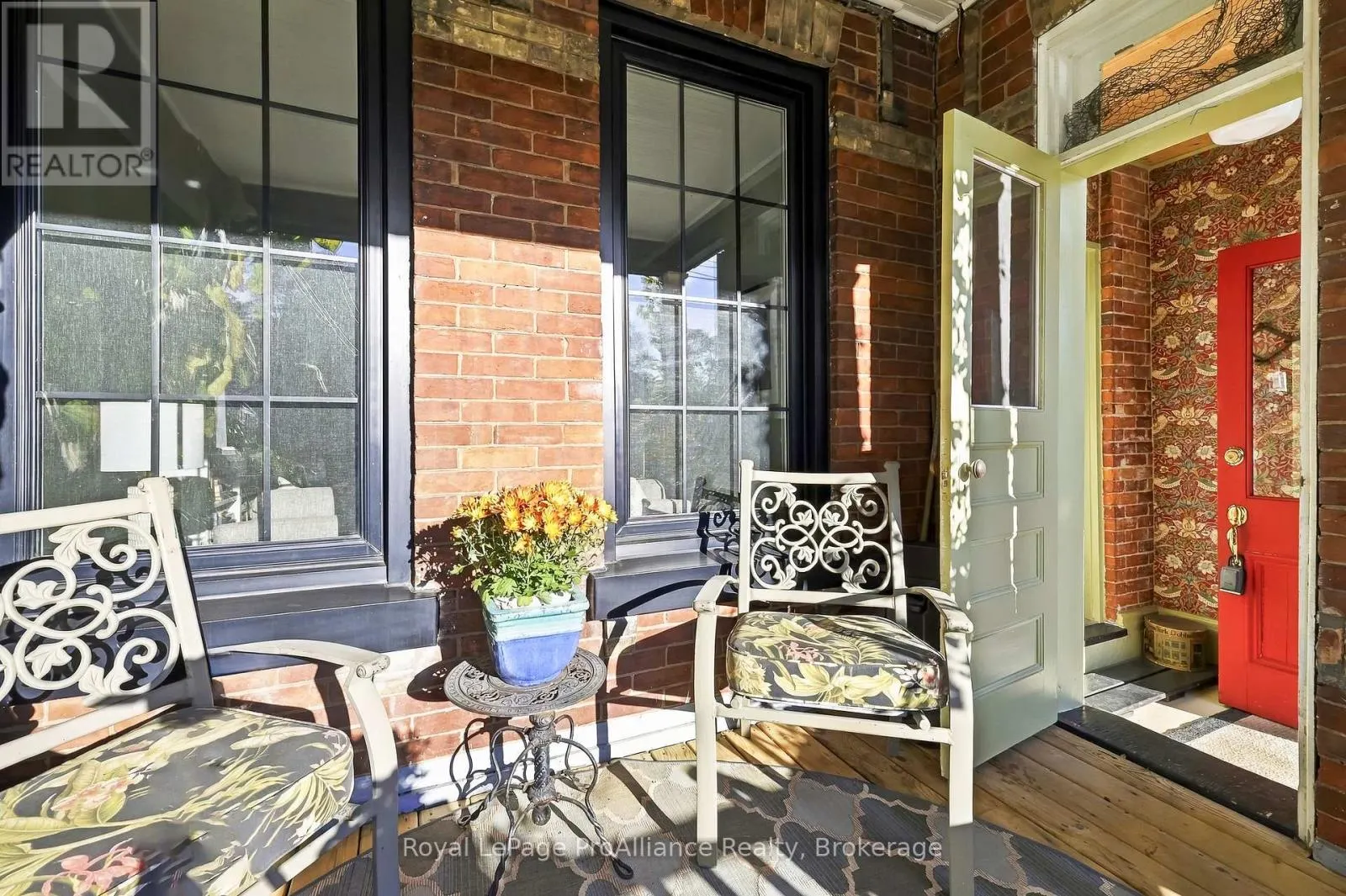 15 BRAMLEY STREET N