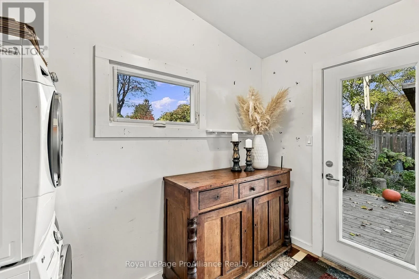 15 BRAMLEY STREET N