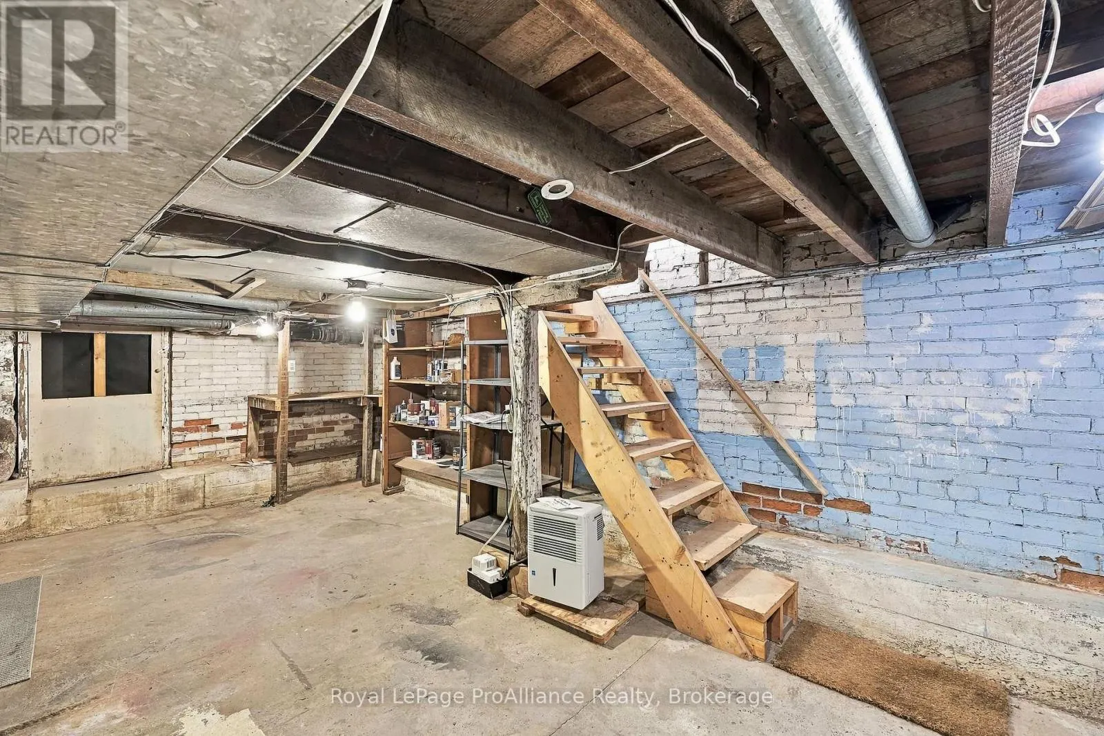 15 BRAMLEY STREET N