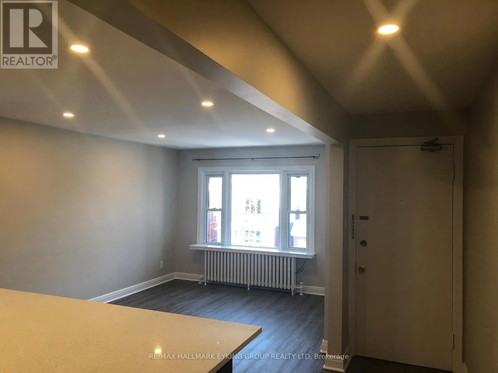 4 - 131 HAWTHORNE AVENUE