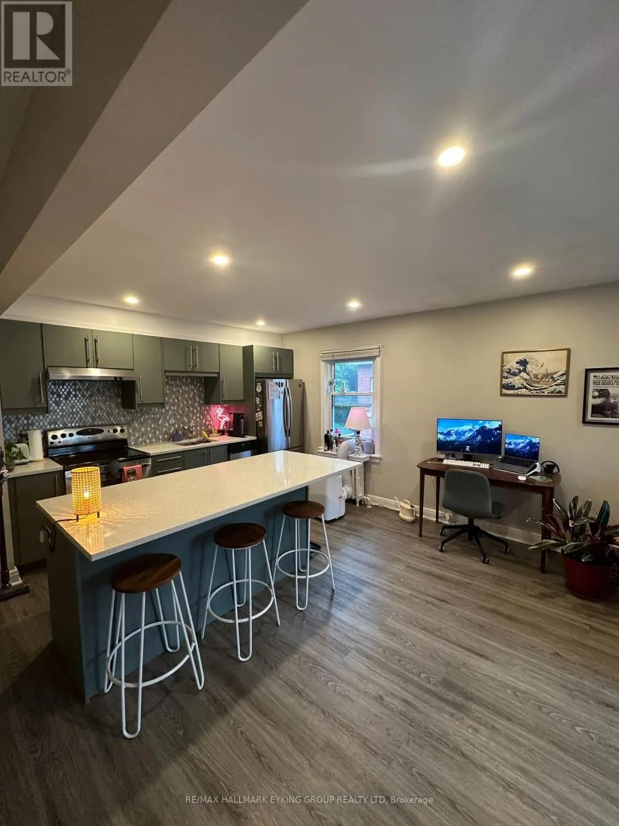 4 - 131 HAWTHORNE AVENUE