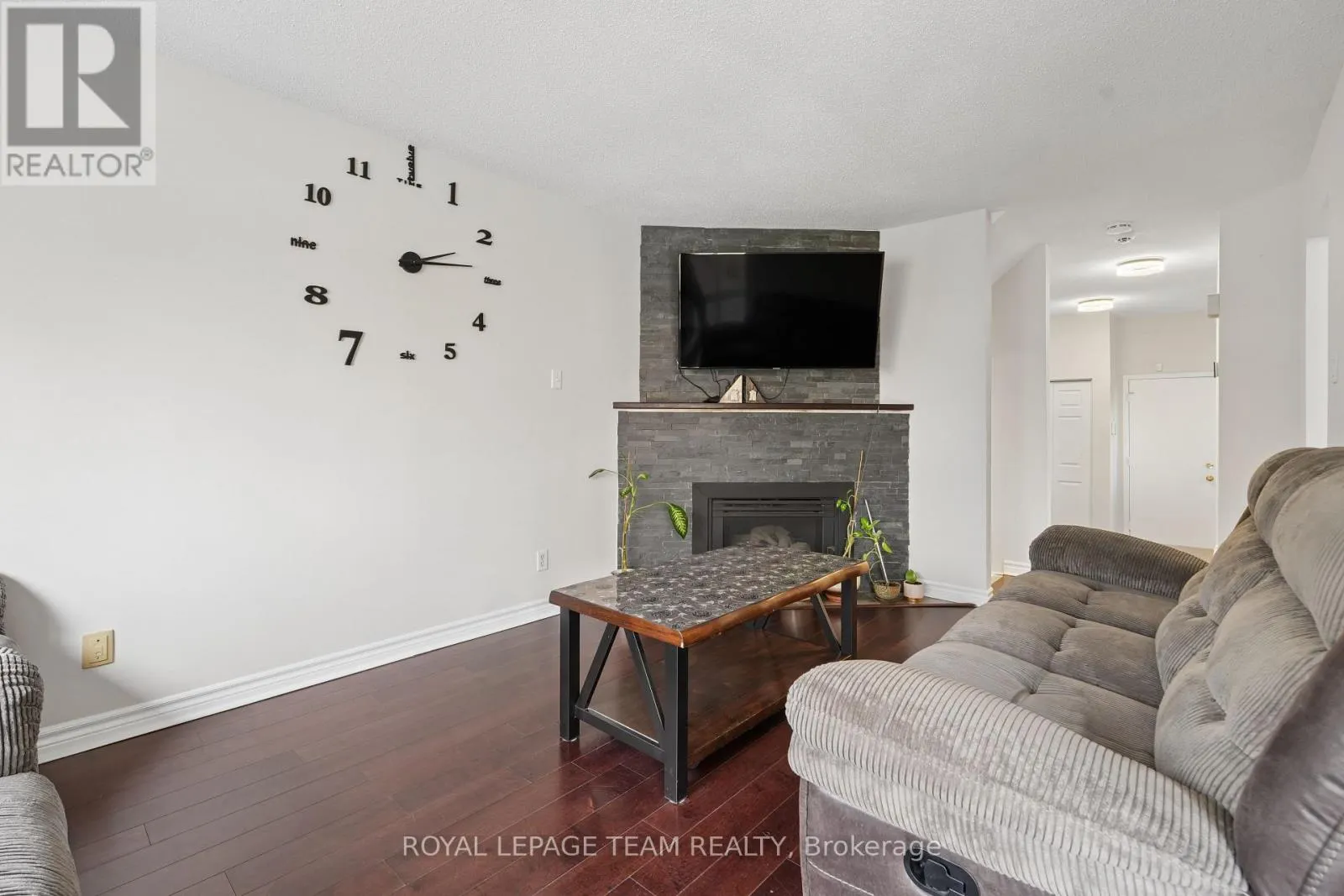 180 WOODPARK WAY