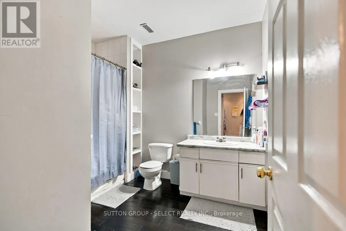 203 - 272 DUNDAS STREET #203