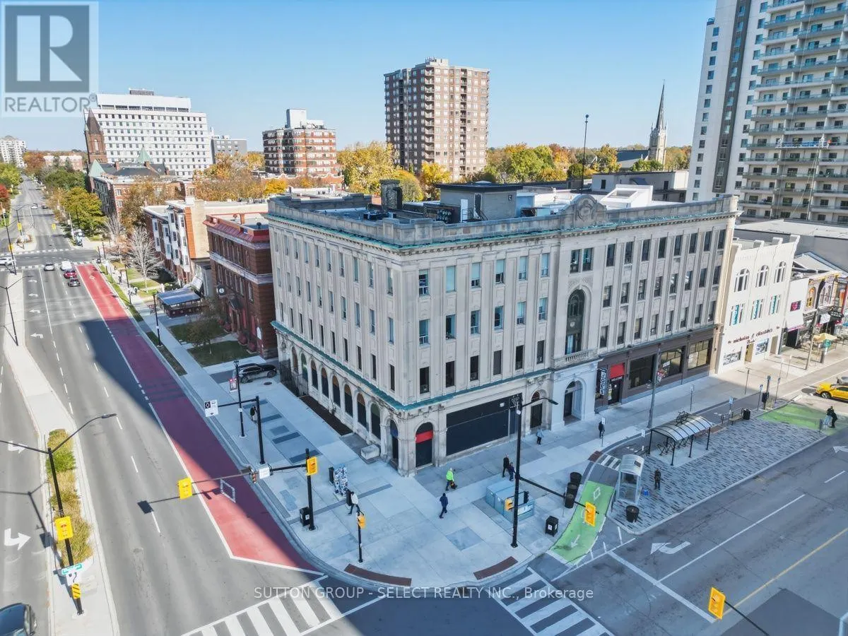 203 - 272 DUNDAS STREET #203
