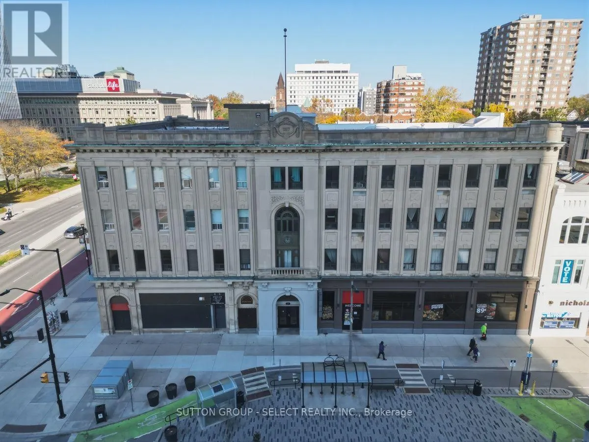 203 - 272 DUNDAS STREET #203