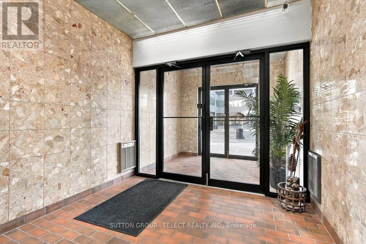 203 - 272 DUNDAS STREET #203