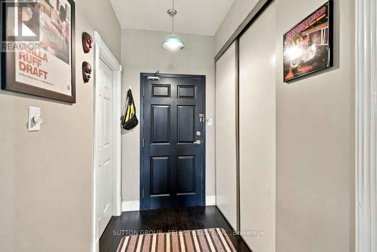203 - 272 DUNDAS STREET #203