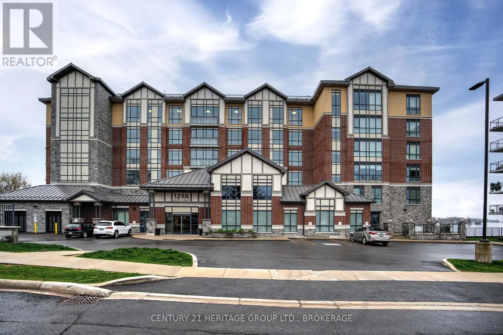607 - 129 SOUTH STREET #607