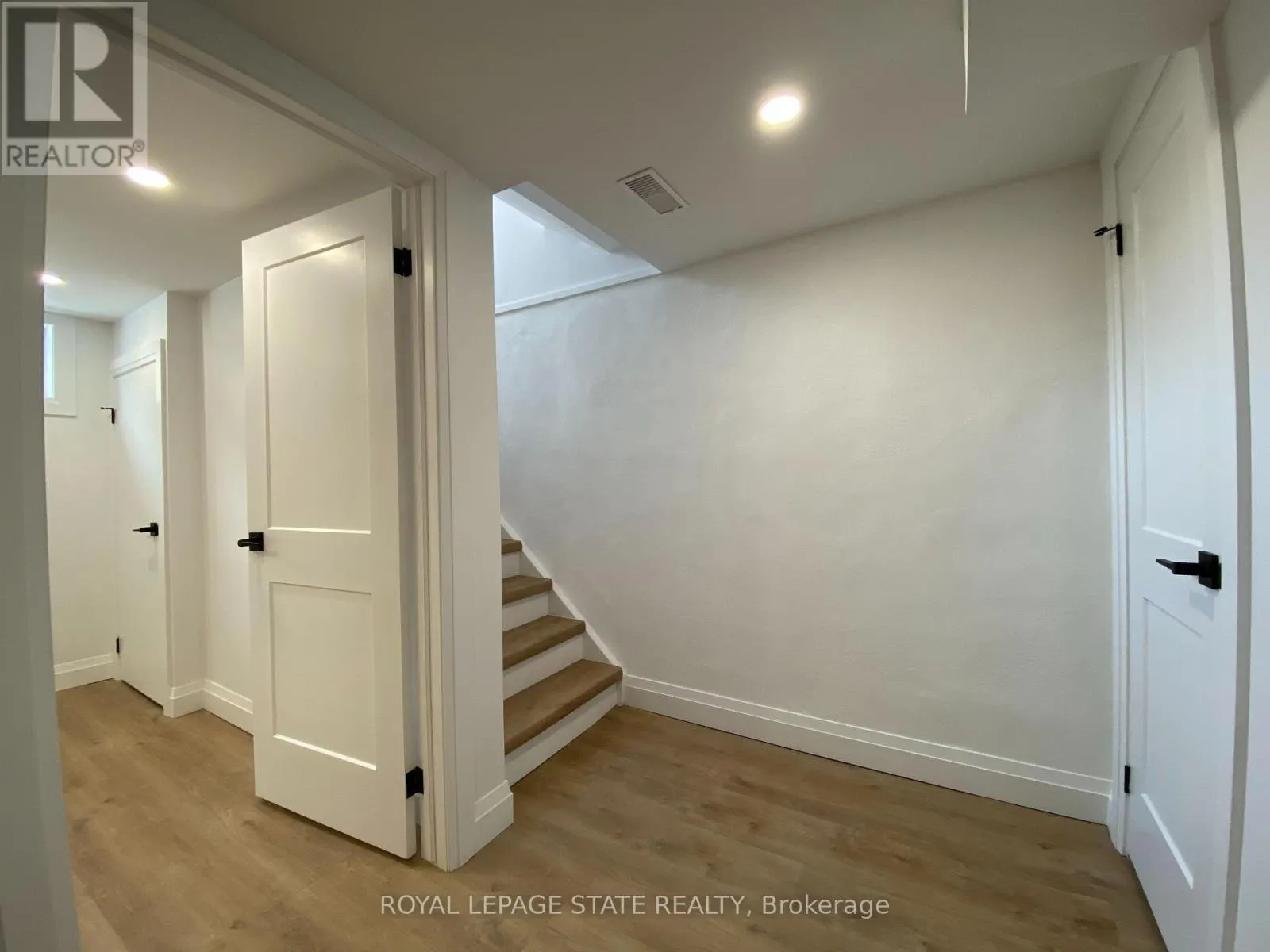LOWER - 24 SANDALWOOD AVENUE