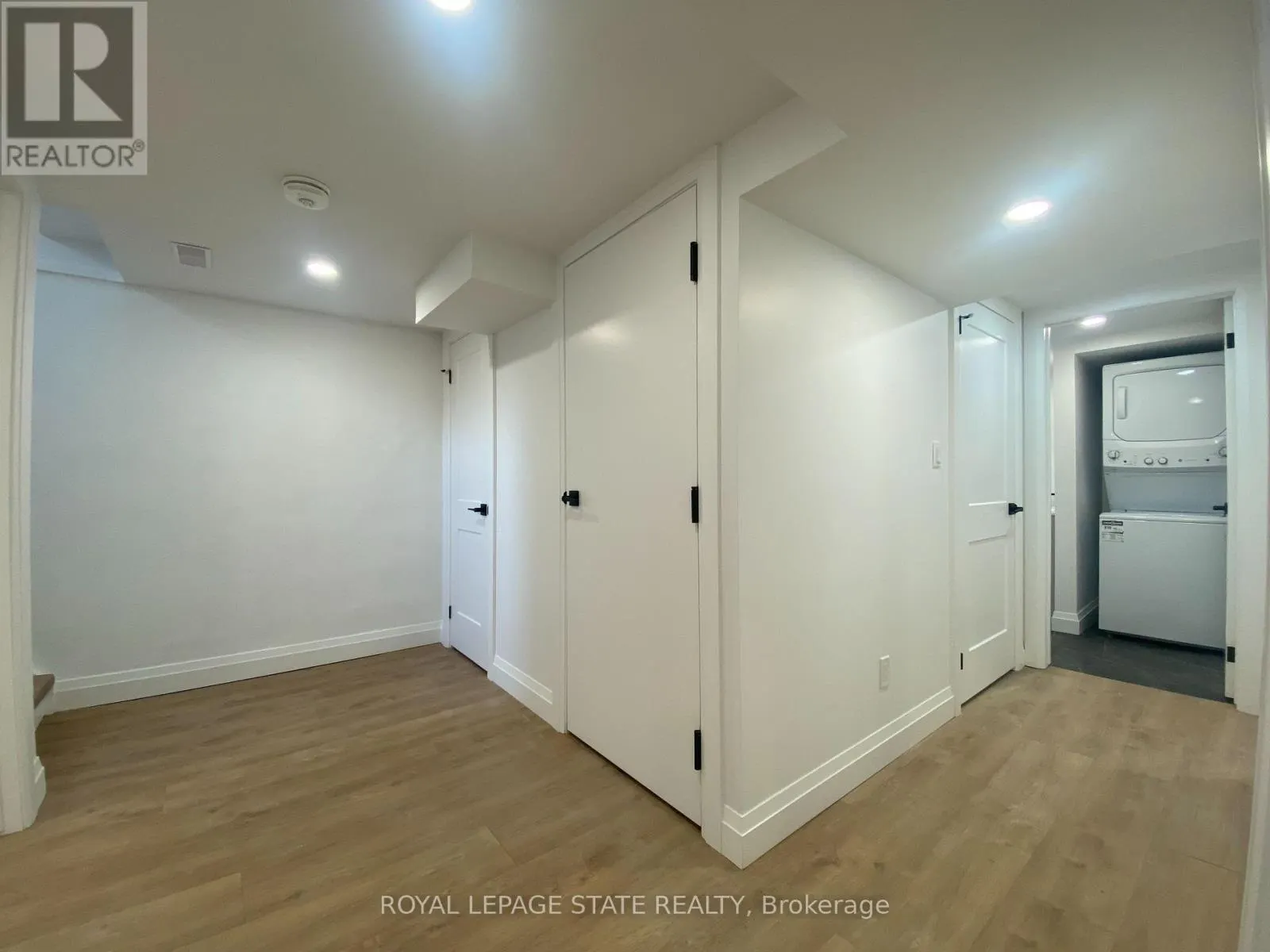LOWER - 24 SANDALWOOD AVENUE
