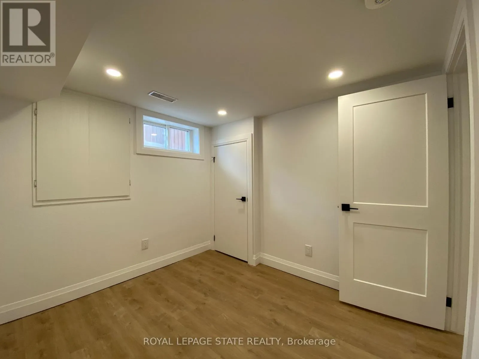 LOWER - 24 SANDALWOOD AVENUE