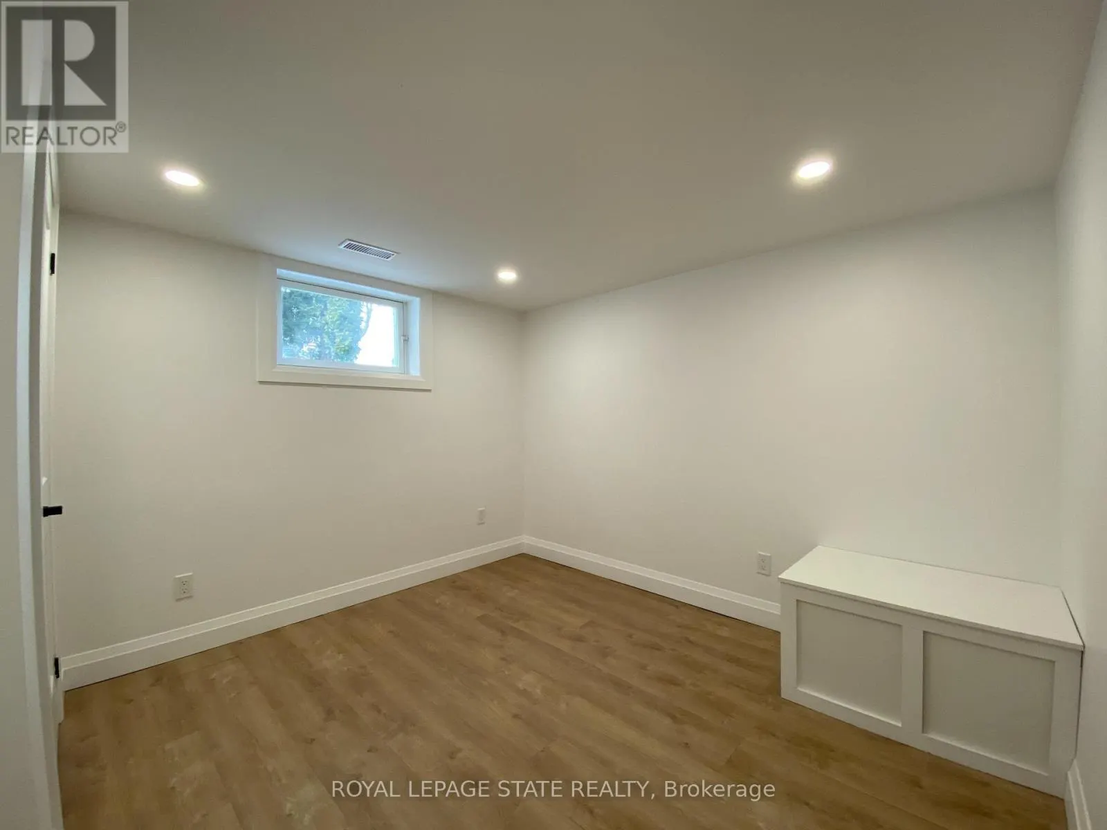 LOWER - 24 SANDALWOOD AVENUE