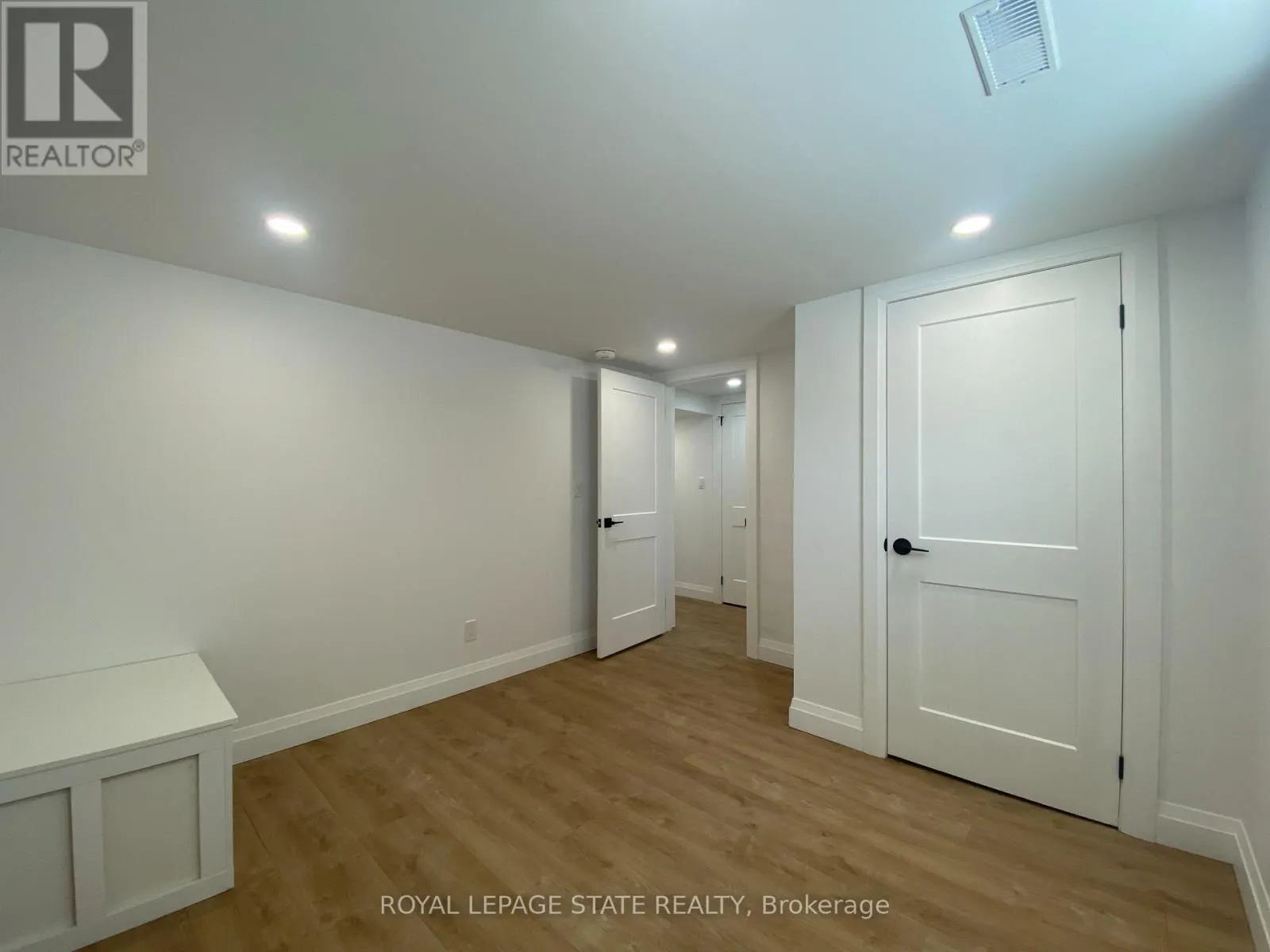 LOWER - 24 SANDALWOOD AVENUE