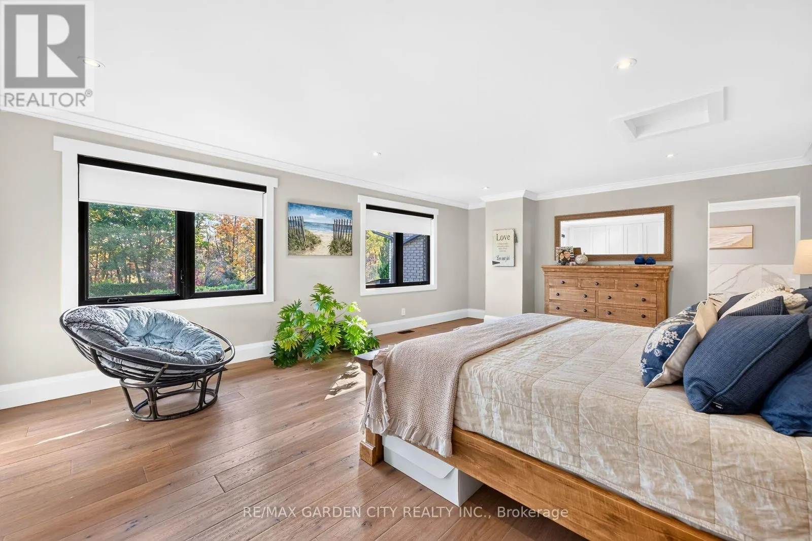 21 PARKWOOD ROAD