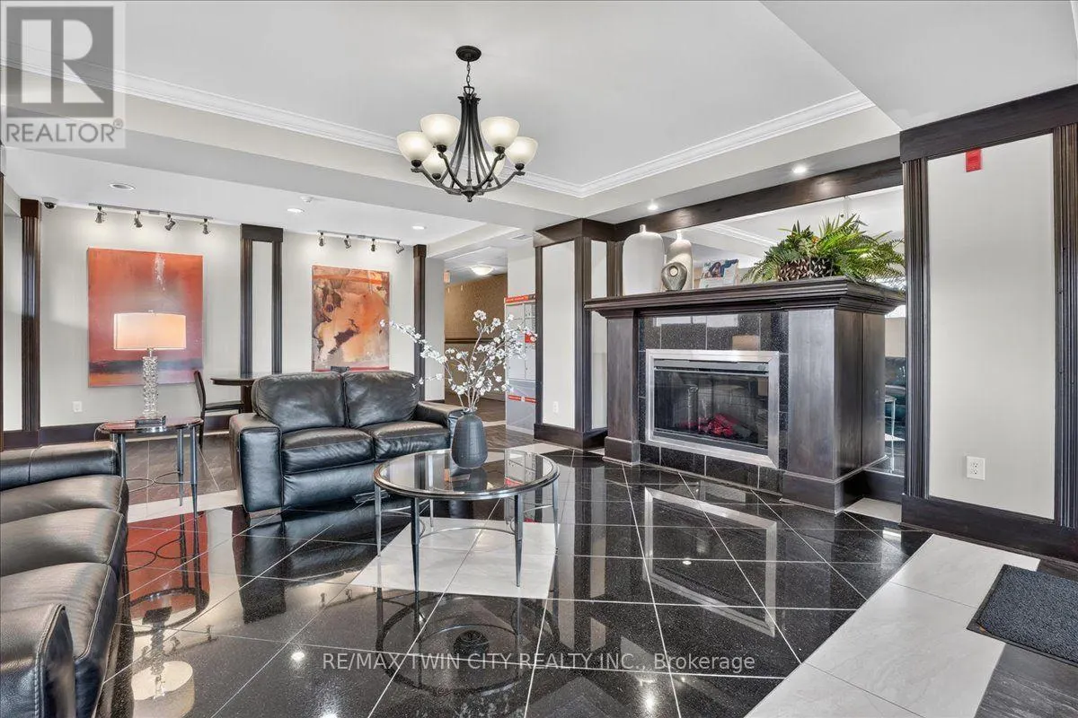 307 - 539 BELMONT AVENUE W