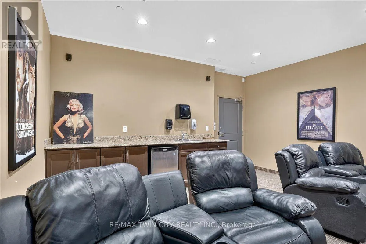 307 - 539 BELMONT AVENUE W