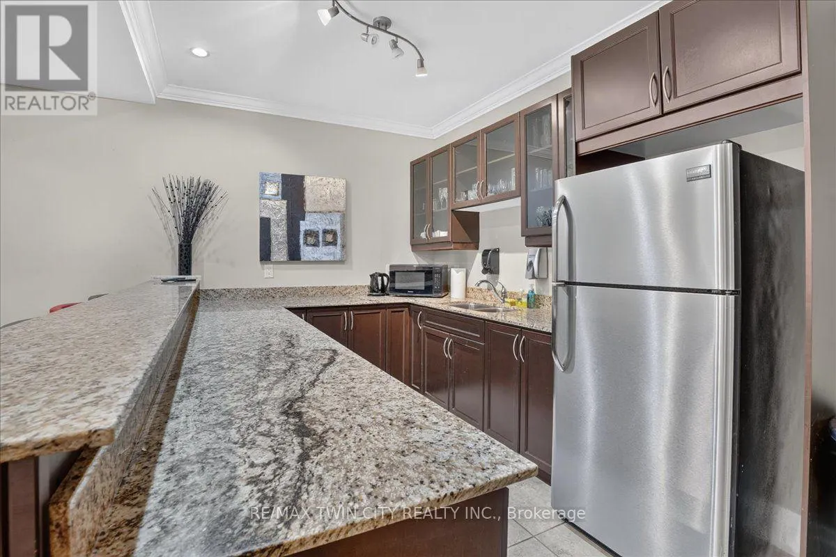 307 - 539 BELMONT AVENUE W