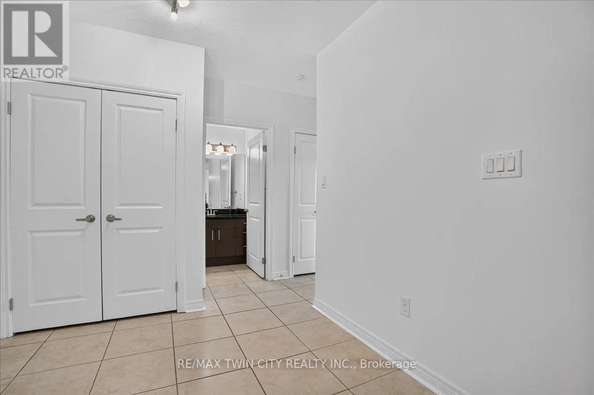 307 - 539 BELMONT AVENUE W