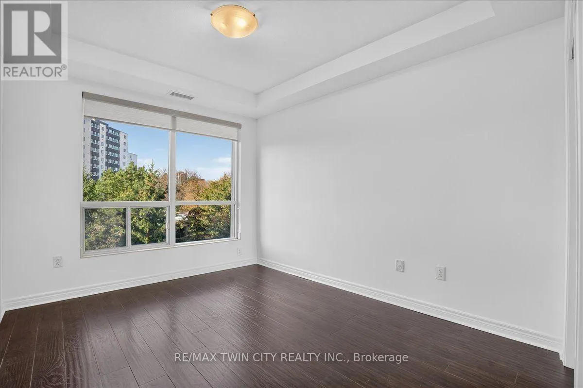 307 - 539 BELMONT AVENUE W