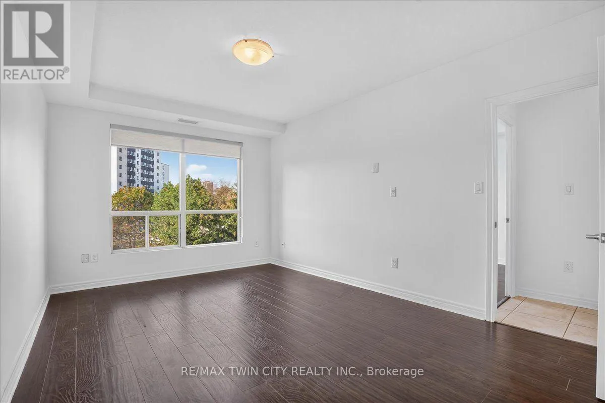 307 - 539 BELMONT AVENUE W