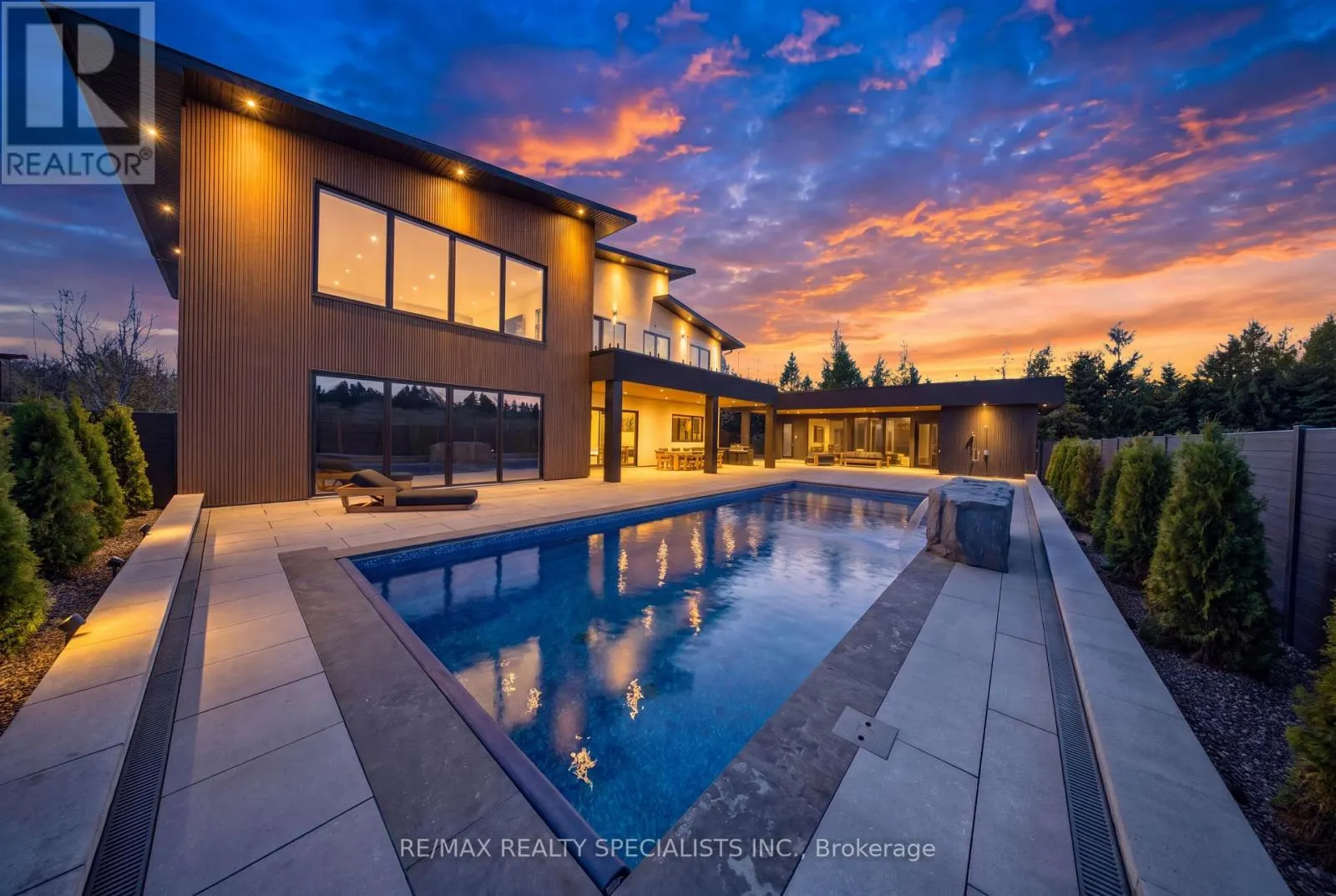 195043 AMARANTH EAST LUTHER TOWNLINE