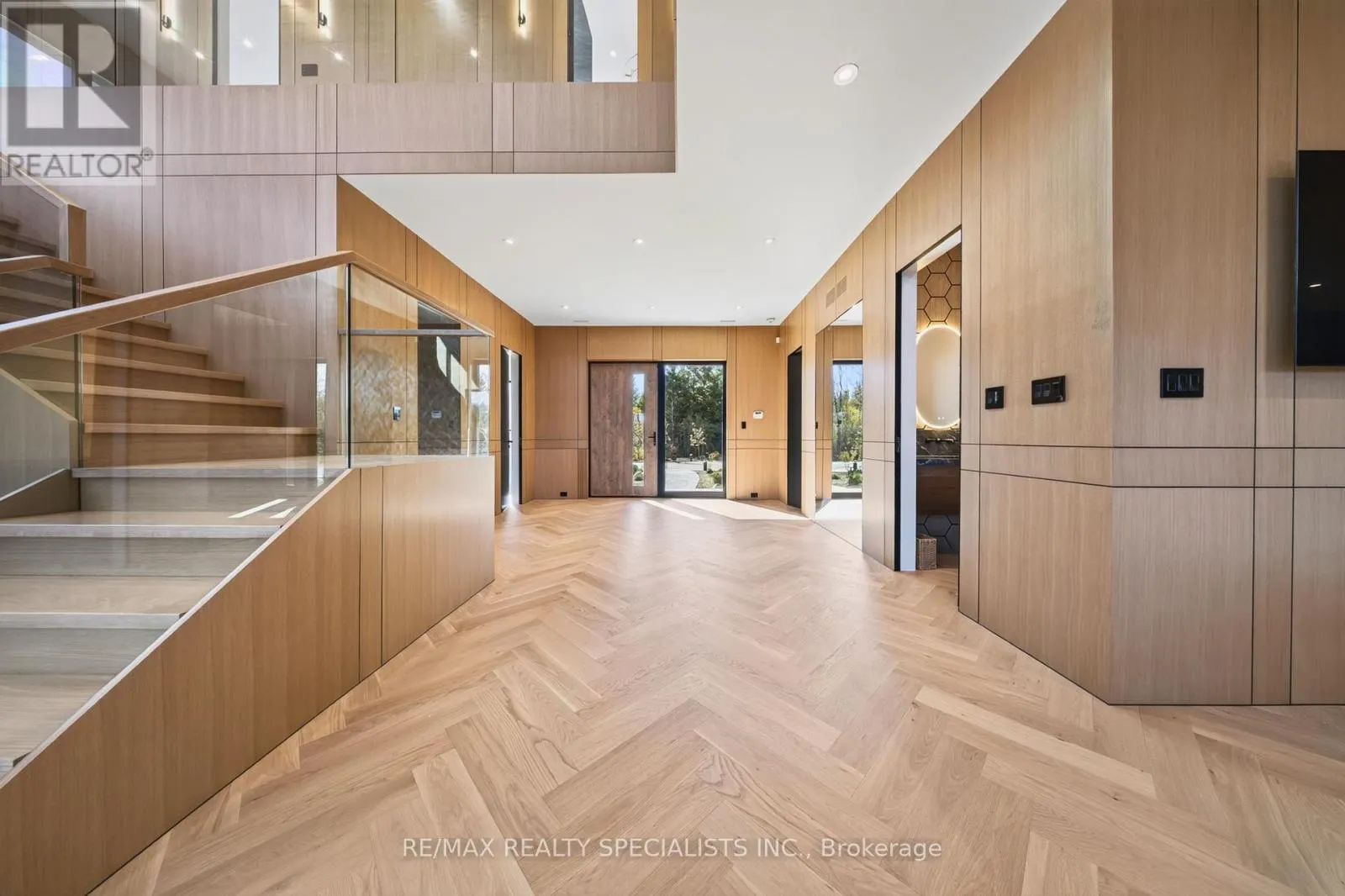 195043 AMARANTH EAST LUTHER TOWNLINE