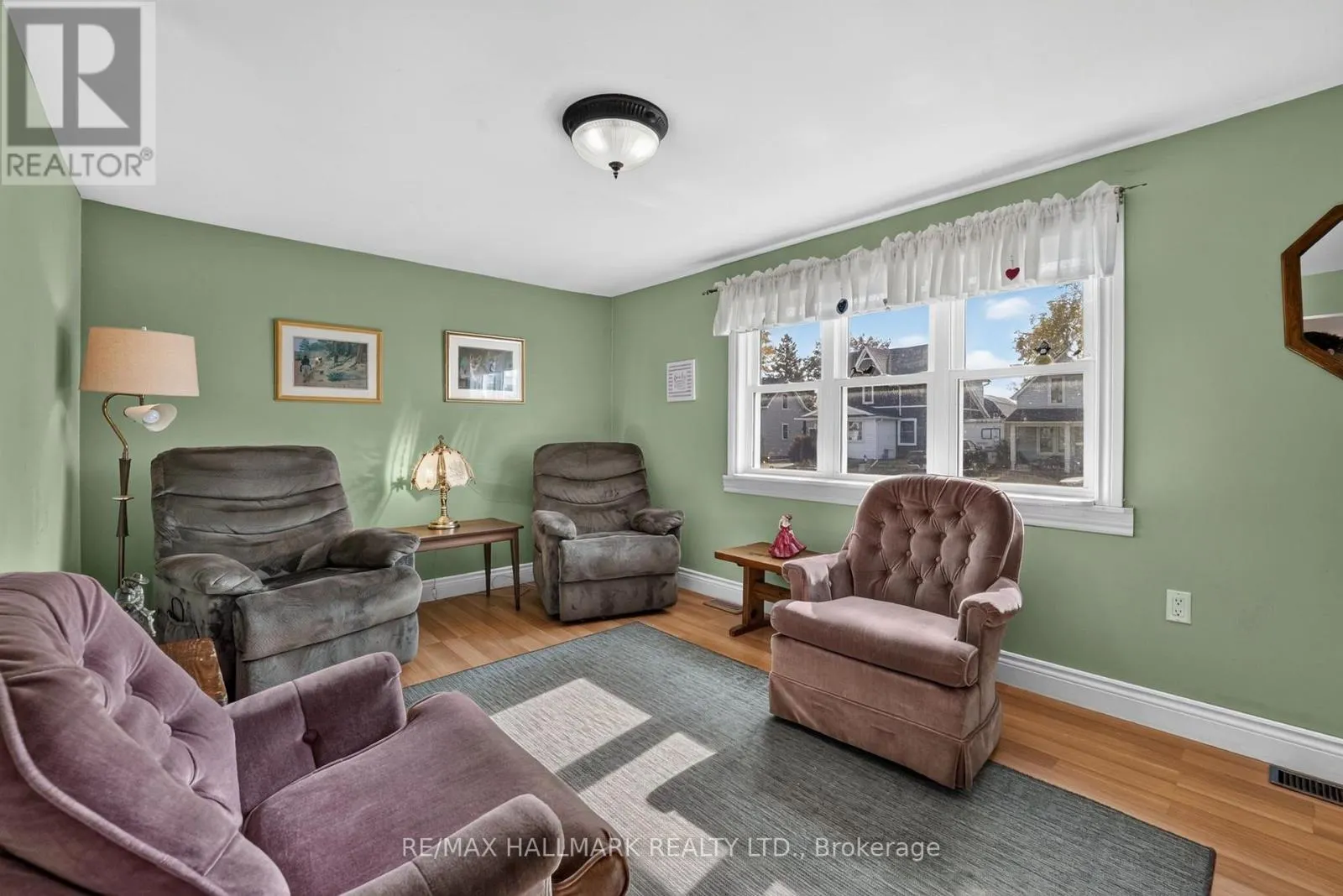 529 ALDER STREET E