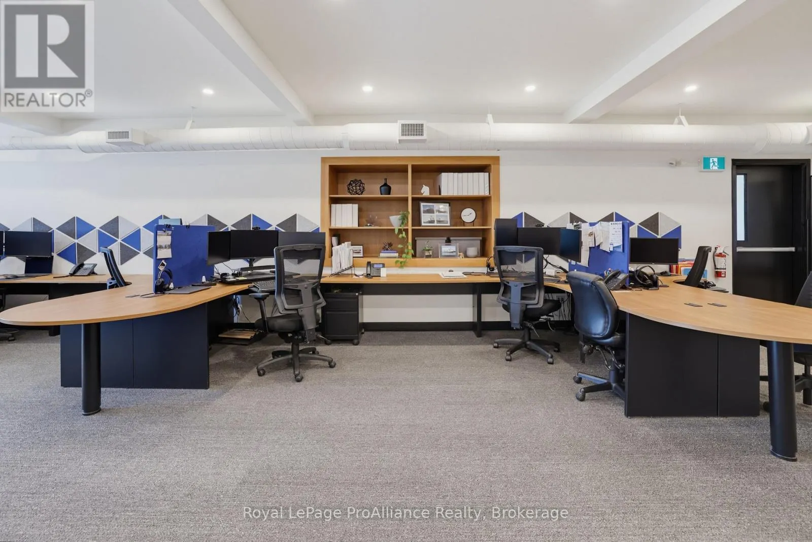 316 DUNDAS STREET E