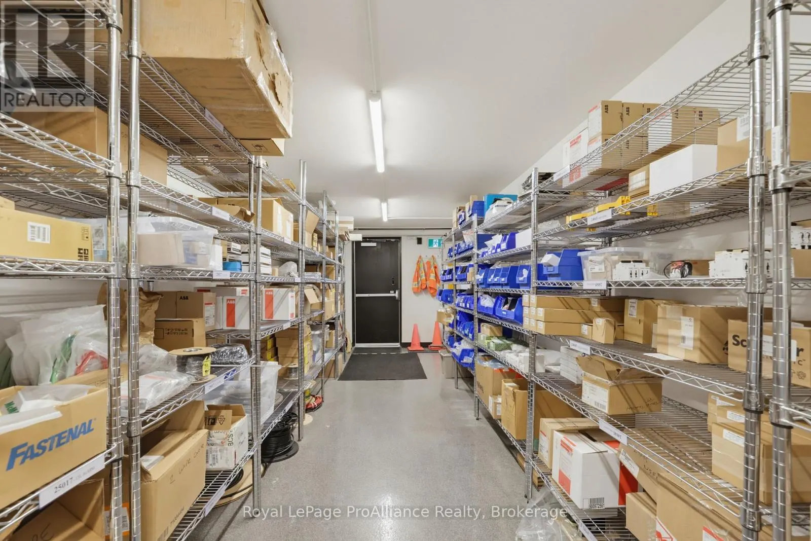 316 DUNDAS STREET E