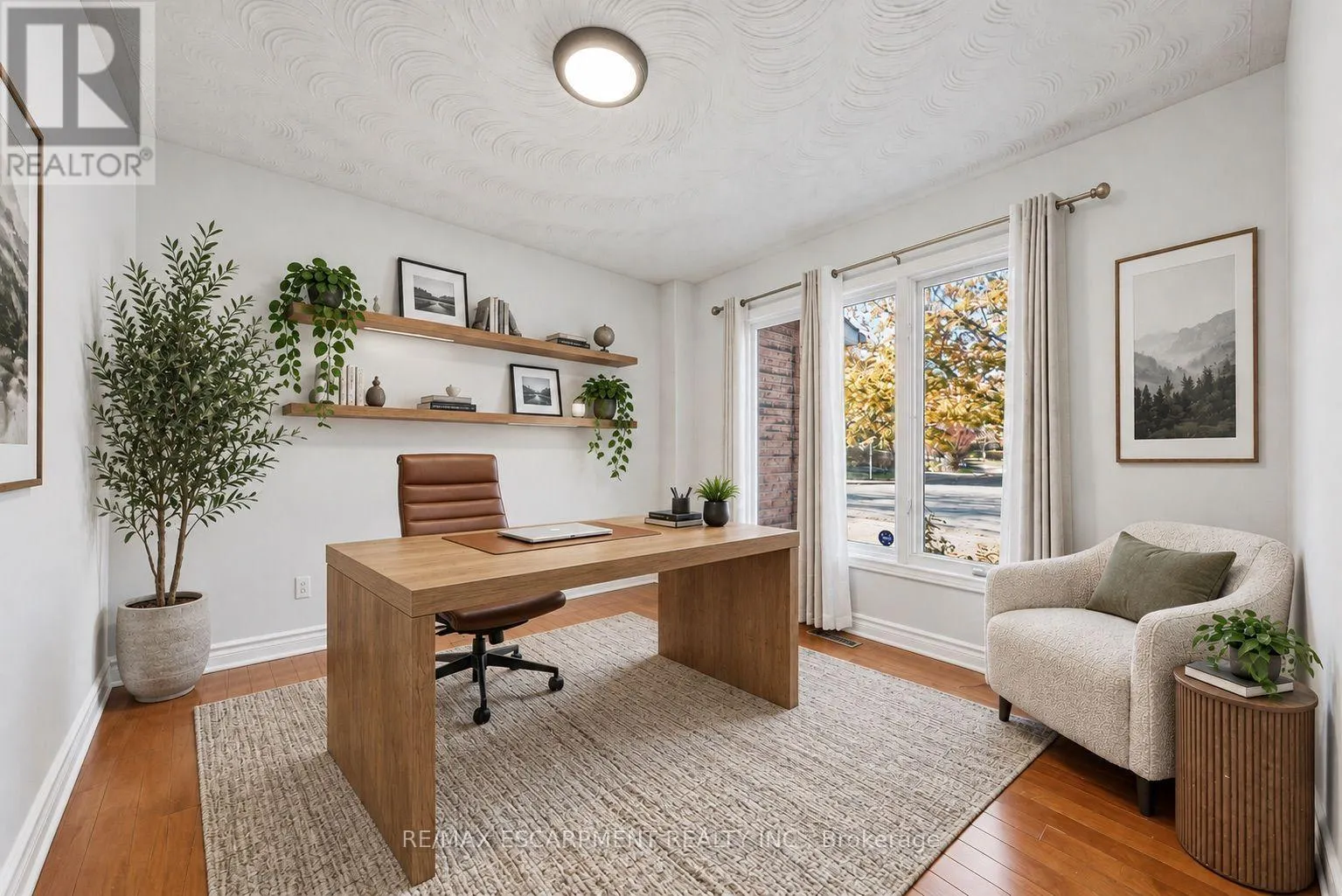 21 MOSS BOULEVARD