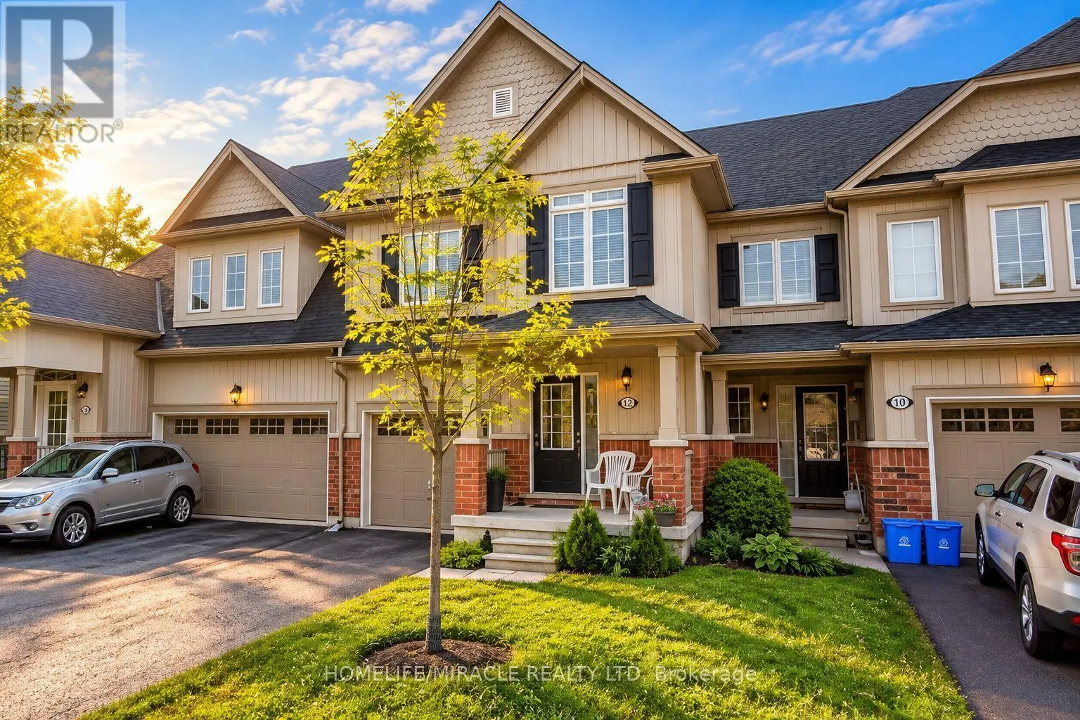 12 LYNCH CRESCENT