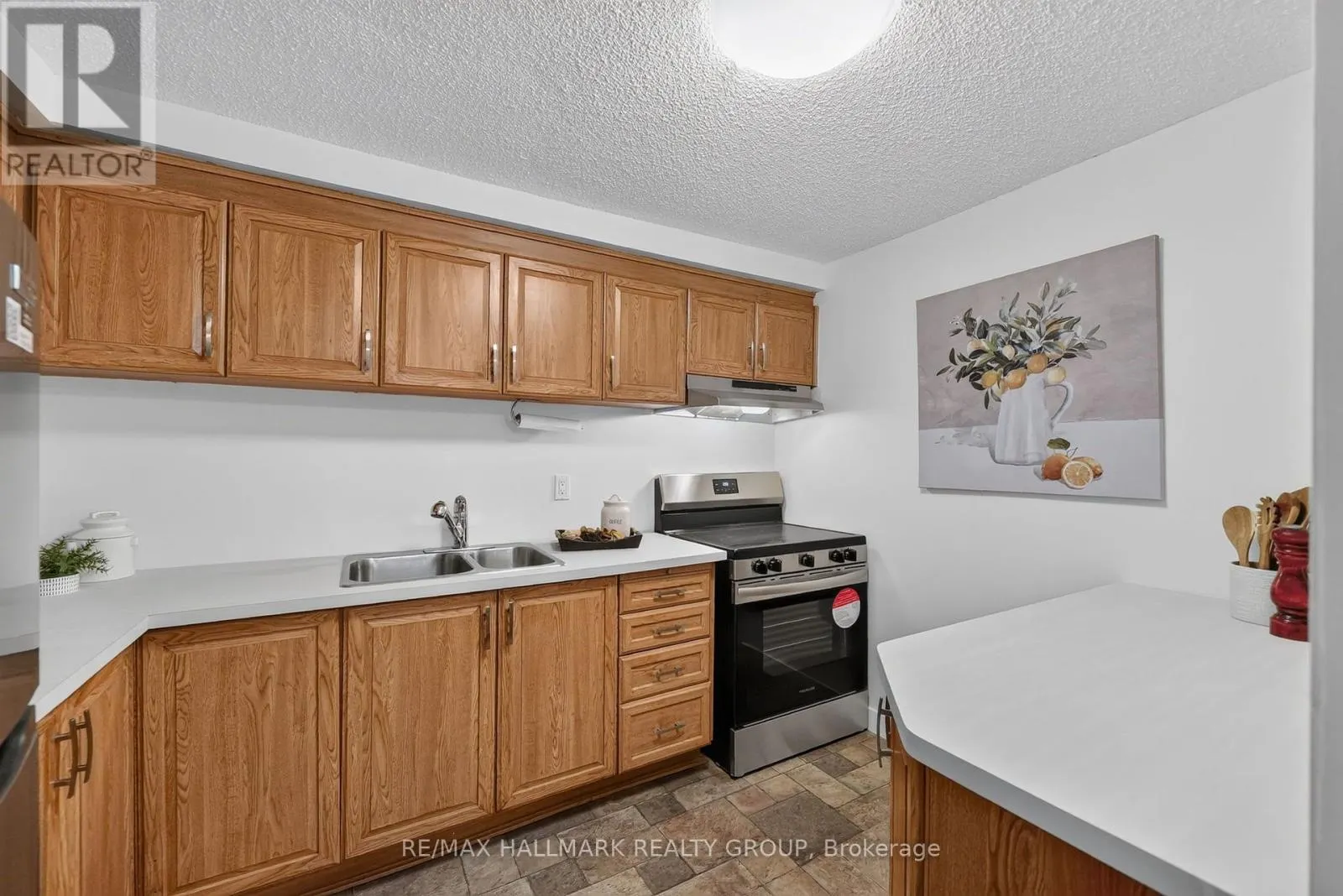 158B MCARTHUR AVENUE