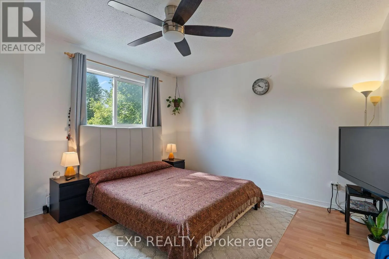 122 MARKLAND CRESCENT