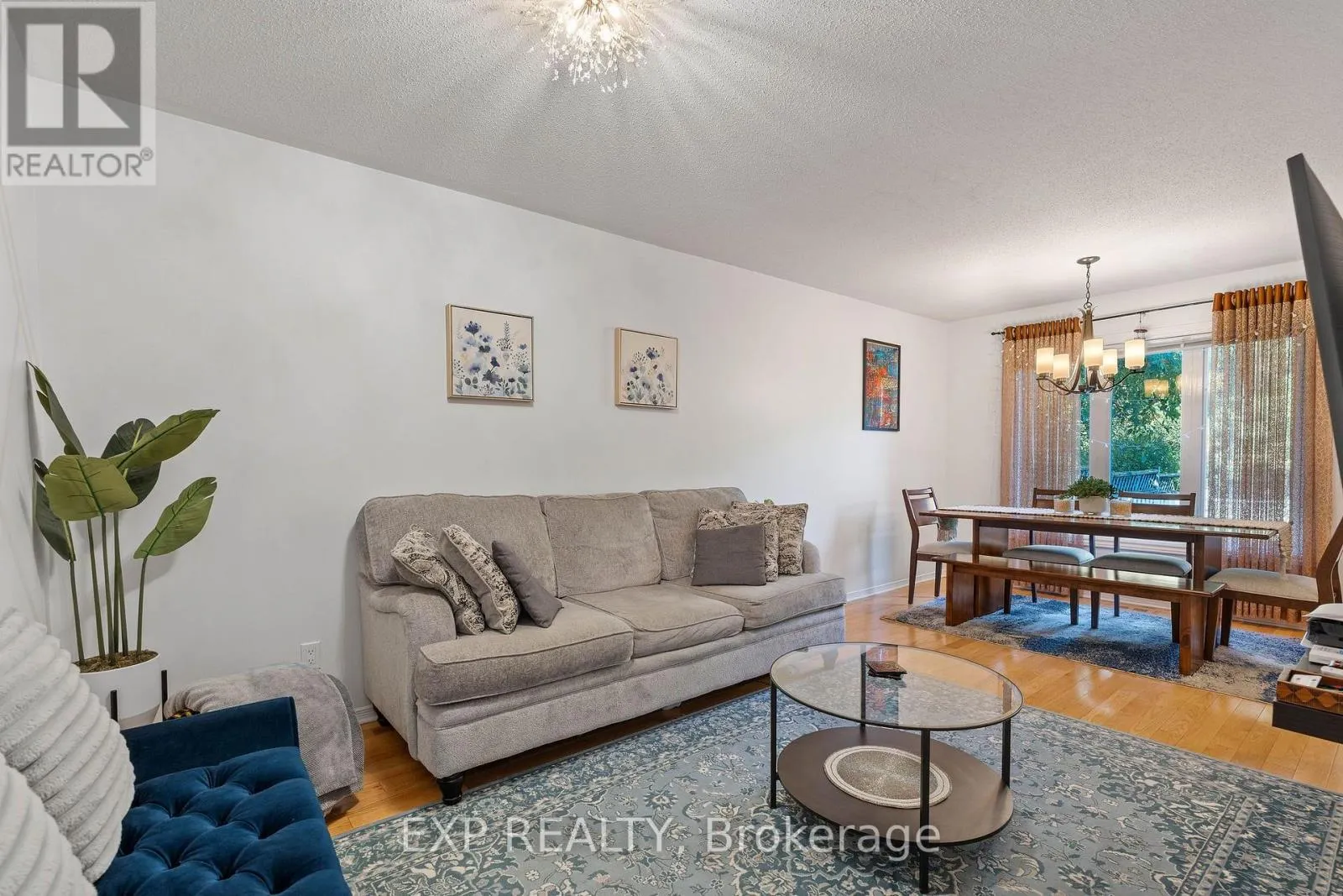122 MARKLAND CRESCENT