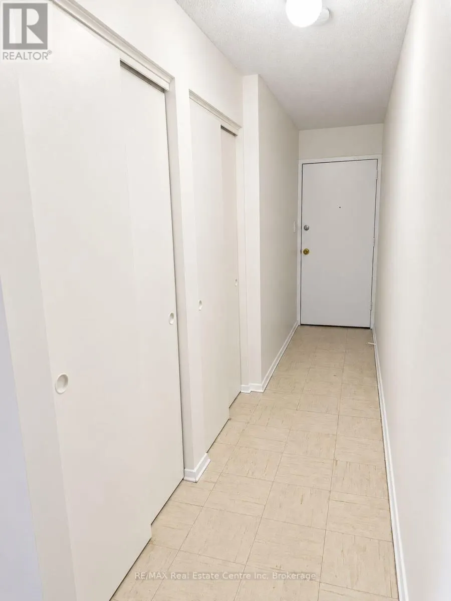 102 - 57 CONROY CRESCENT #102
