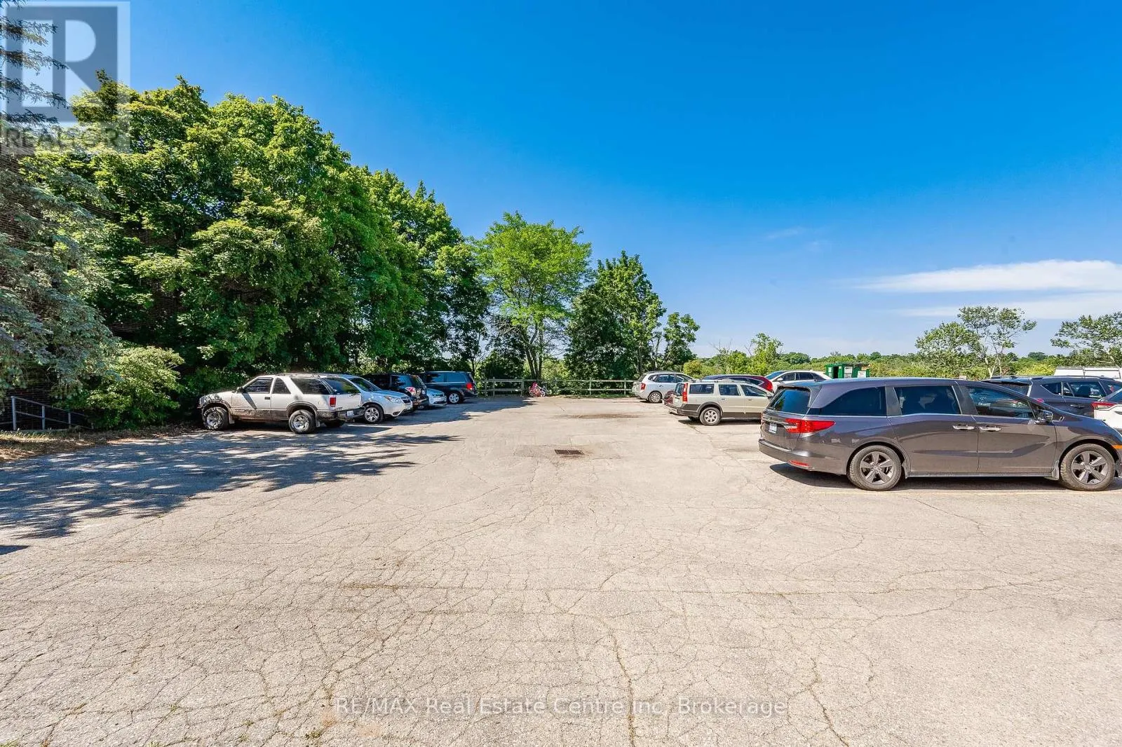 102 - 57 CONROY CRESCENT #102
