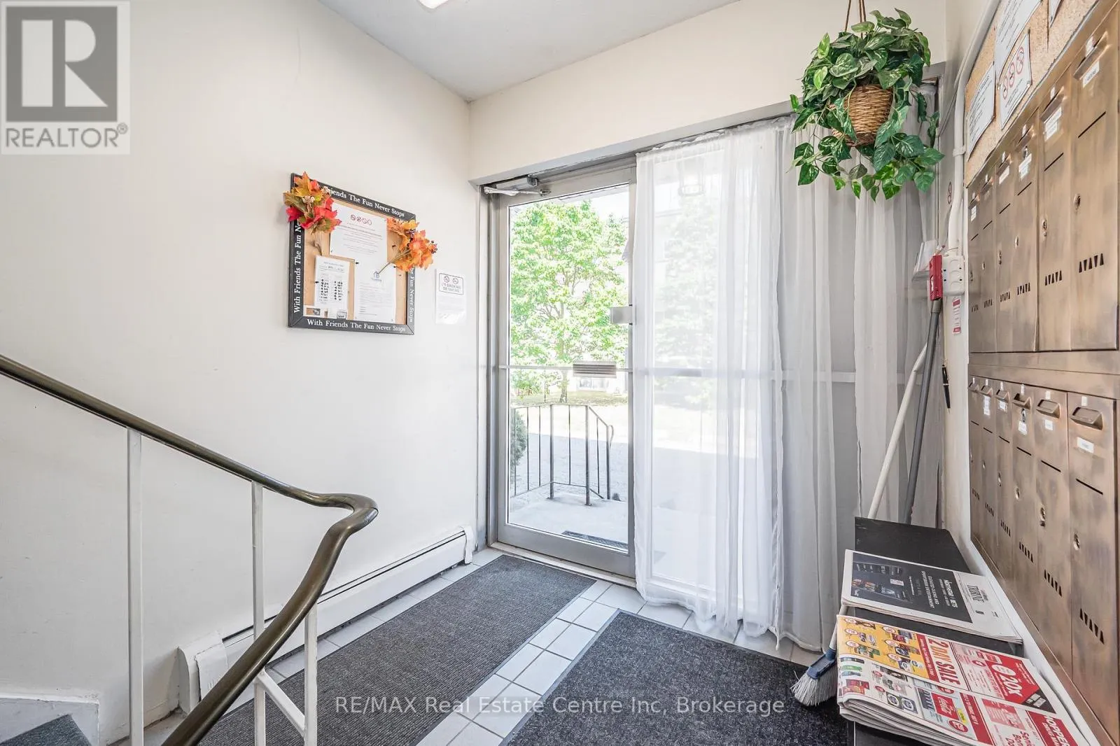 102 - 57 CONROY CRESCENT #102