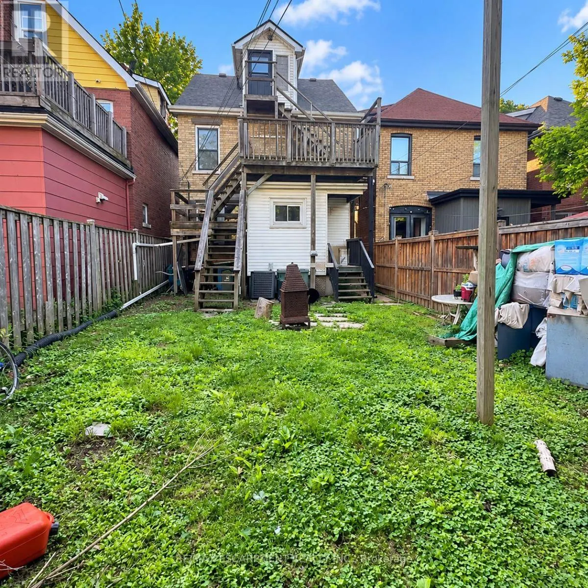 33 CEDAR AVENUE