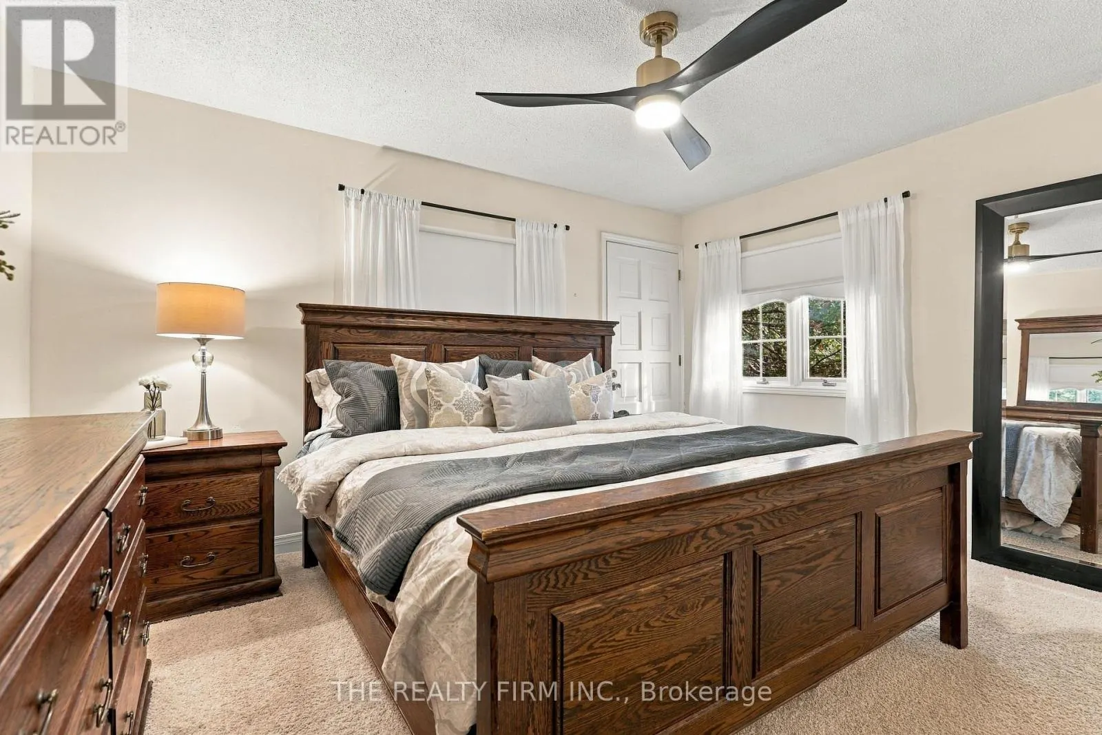 781 COMMISSIONERS ROAD W