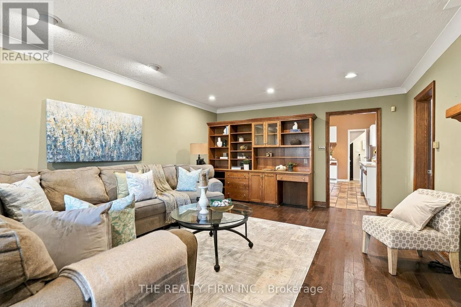 781 COMMISSIONERS ROAD W