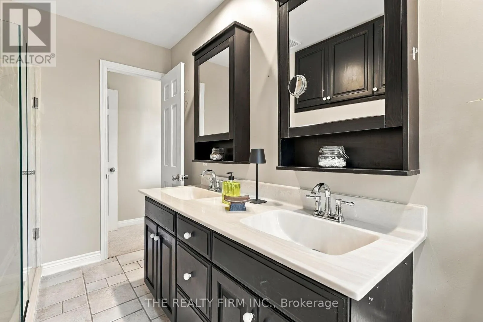 781 COMMISSIONERS ROAD W