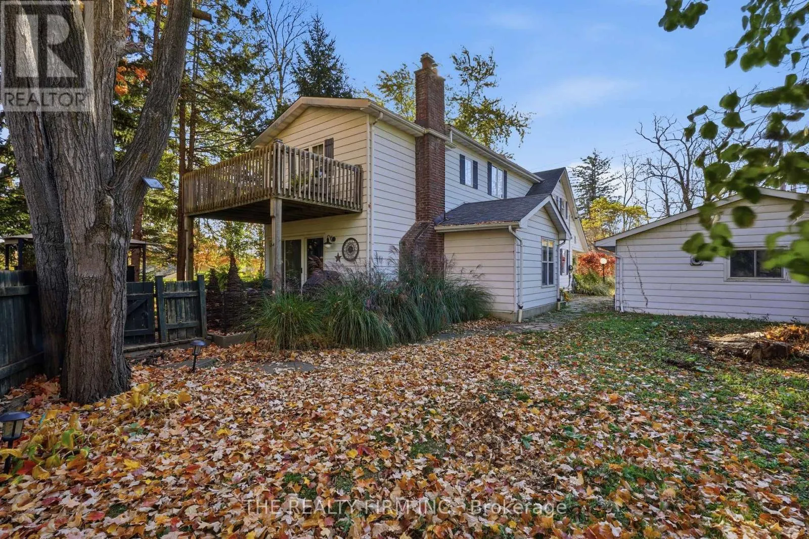 781 COMMISSIONERS ROAD W